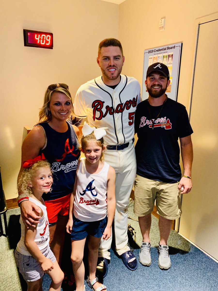 Freddie Freeman Wiki, Biography, Age, Wife, Family, Ethnicity, Height