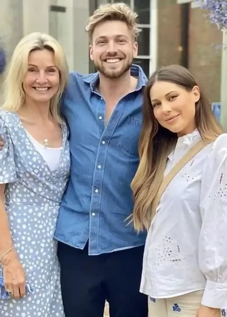 Sam Thompson with mother Karen Thompson and Sister Louise